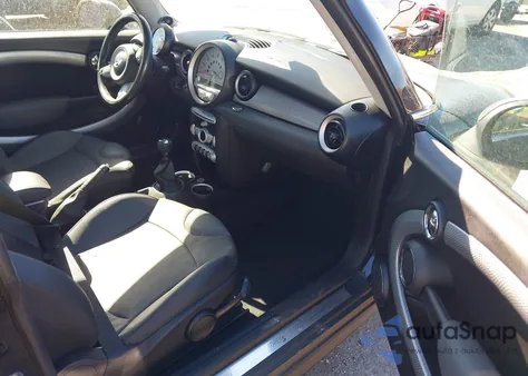 2010 Mini Cooper S из США, поврежденный, VIN WMWMF7C53ATX43586